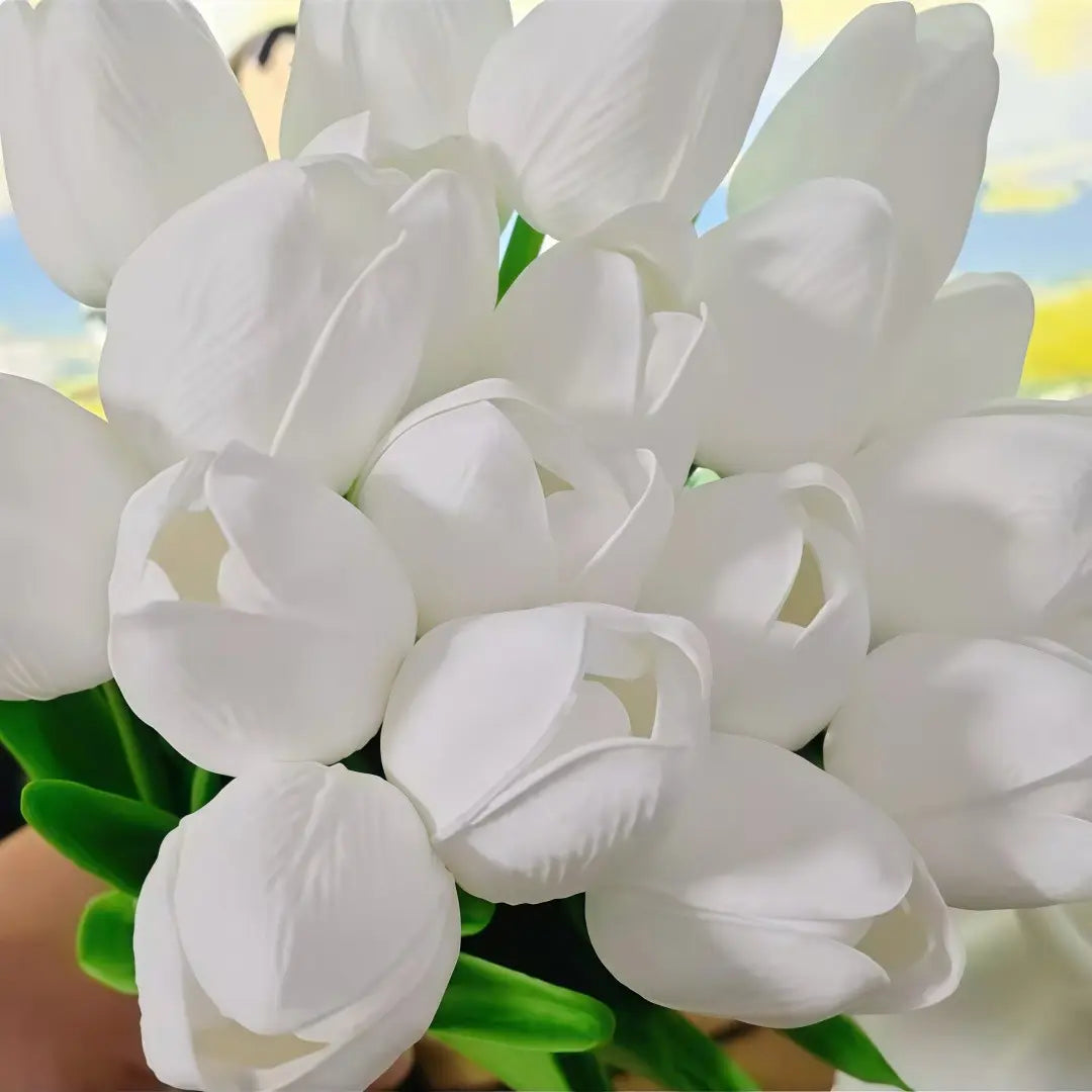 20-Piece Realistic Artificial Tulip Bouquet, Touch-Realistic Plastic Flowers for Home and Room Decor, Ideal for St. Patrick's Day and Easter Celebrations