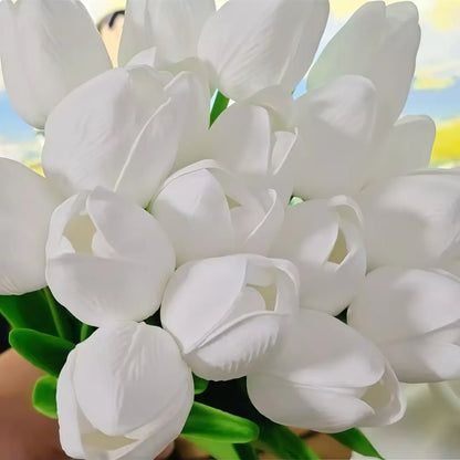 20-Piece Realistic Artificial Tulip Bouquet, Touch-Realistic Plastic Flowers for Home and Room Decor, Ideal for St. Patrick's Day and Easter Celebrations