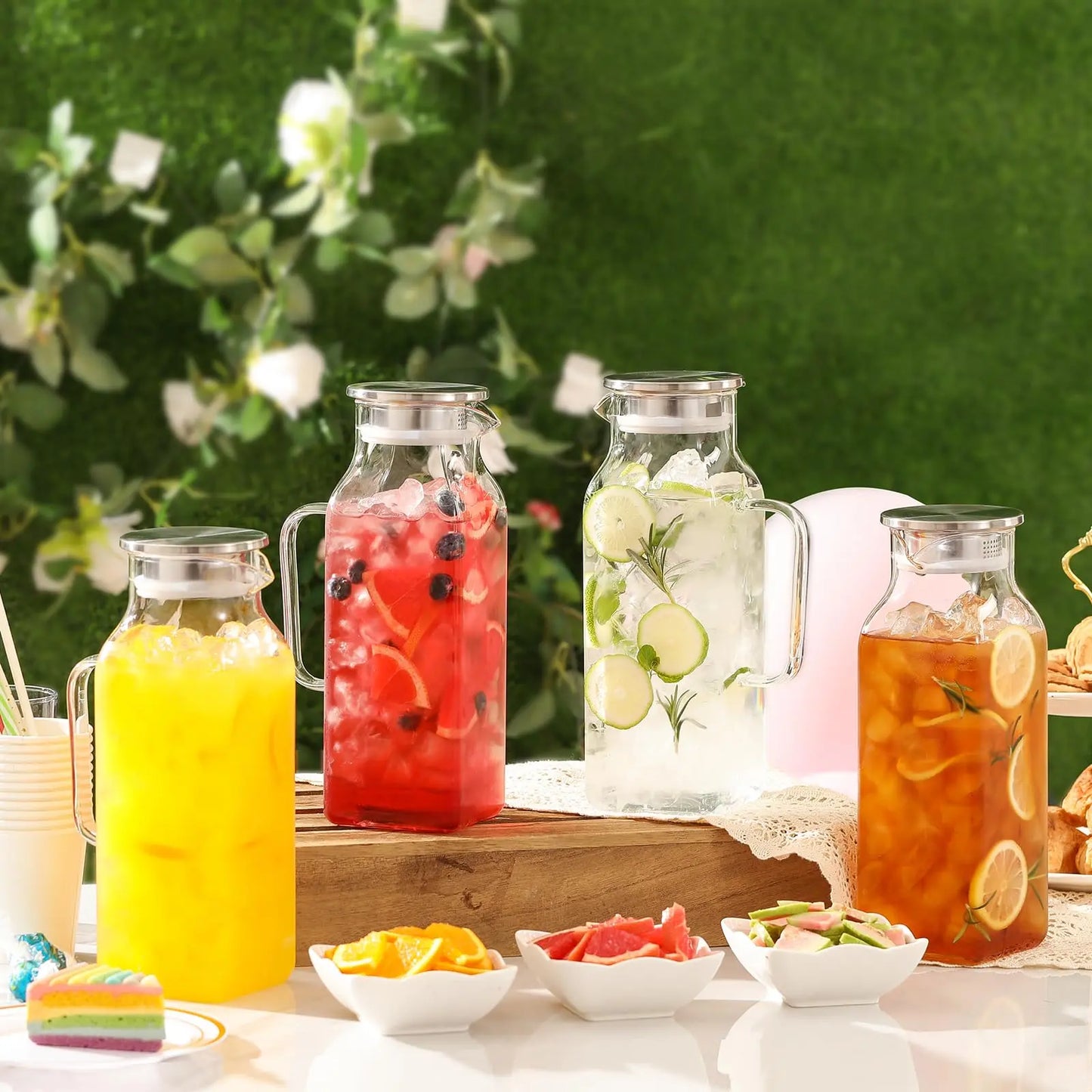 2 Quart Square Borosilicate Glass Pitcher with Lid and Spout, Ideal for Iced Tea, Coffee, Juice, and Milk, Features Handle for Easy Pouring, Suitable for Hot and Cold Beverages