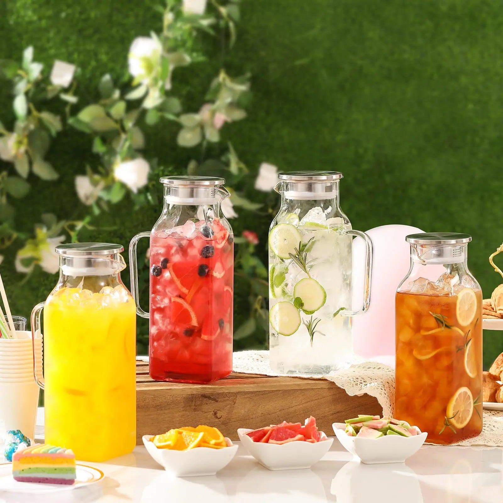 2 Quart Square Borosilicate Glass Pitcher with Lid and Spout, Ideal for Iced Tea, Coffee, Juice, and Milk, Features Handle for Easy Pouring, Suitable for Hot and Cold Beverages